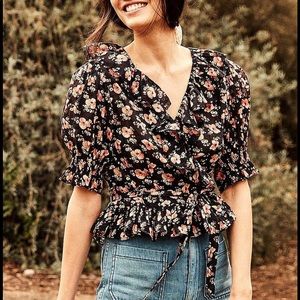 Doen Viola Top in Black Floral Print in Size XS